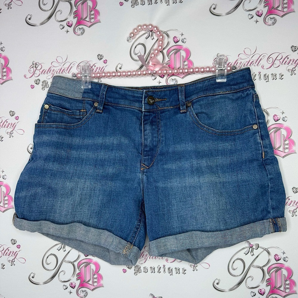 Roxy denim shorts logo on back pockets cute beachy waist band patchwork beach